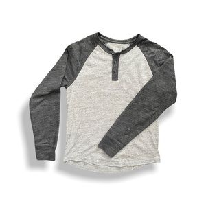 GAP Men’s Medium Gray/Gray Henley L/S Style Shirt